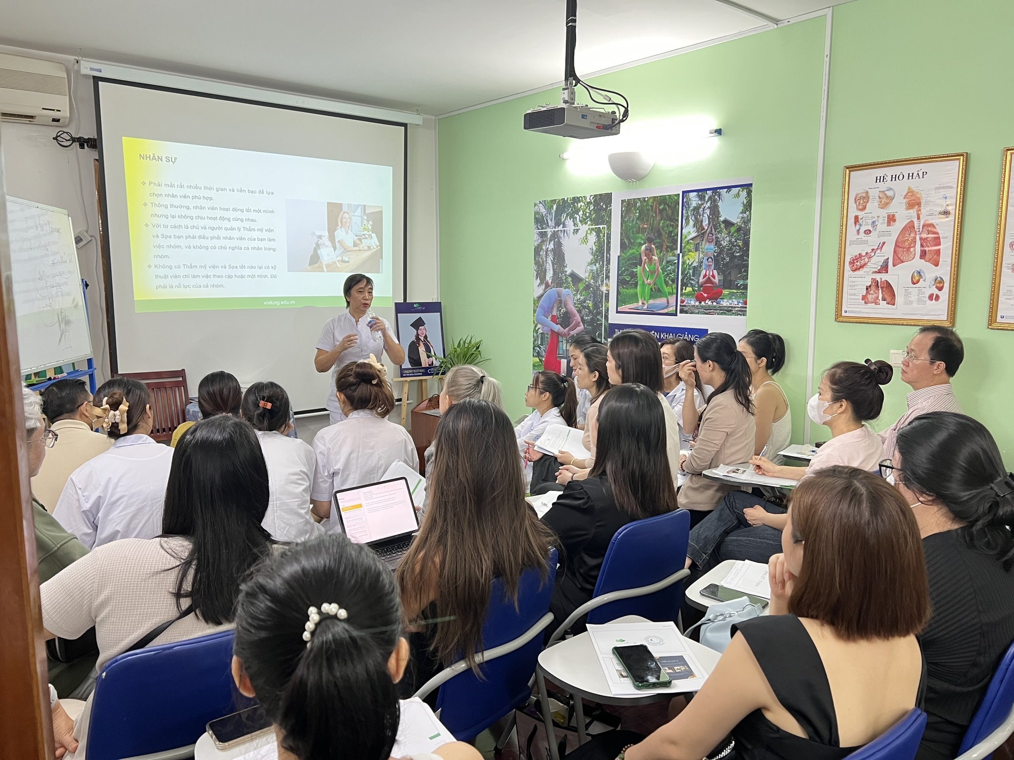 hoc quan ly spa 2 min