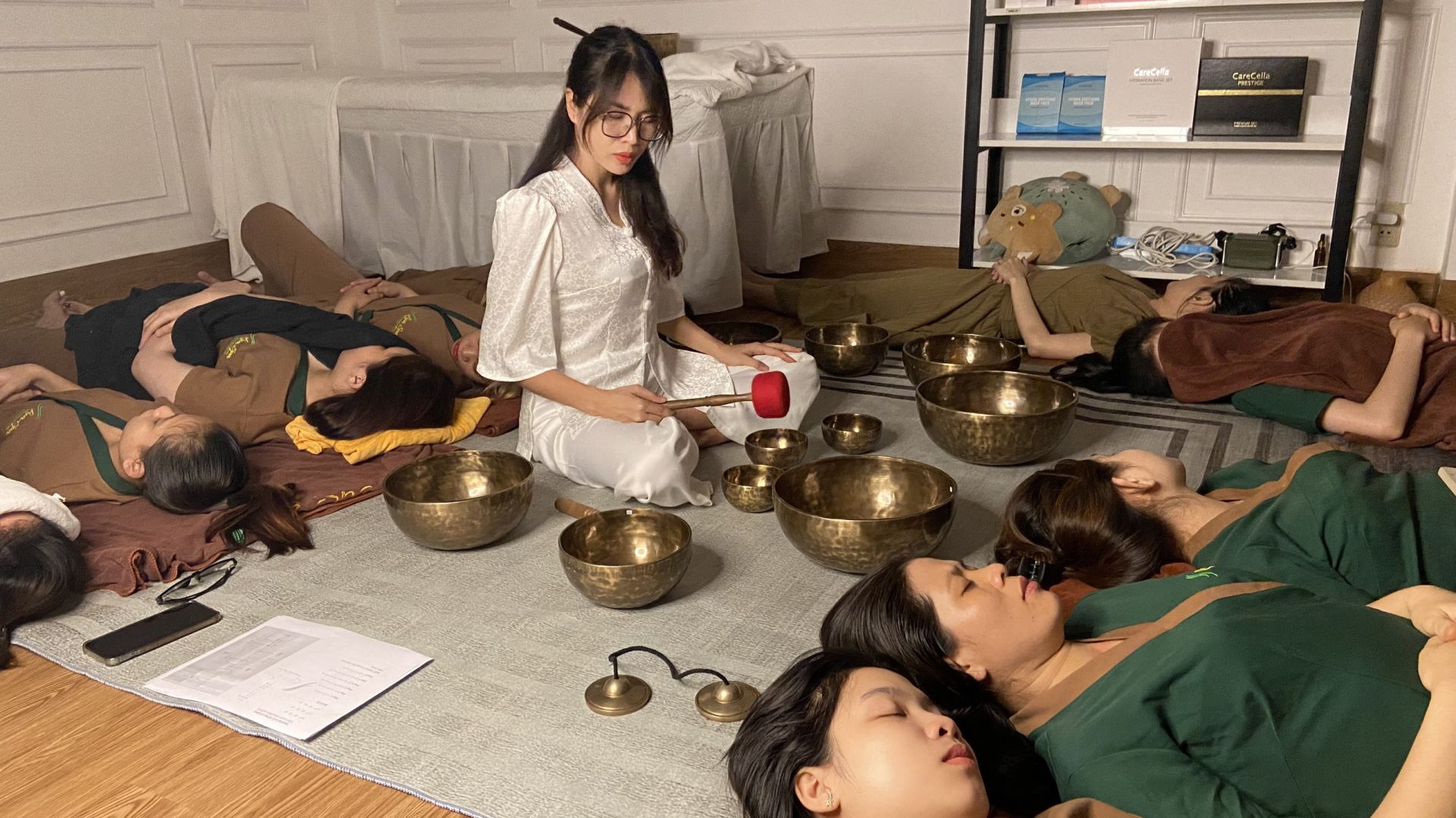 Learn relaxing rotating massage therapy after energy balance at spa 2 min