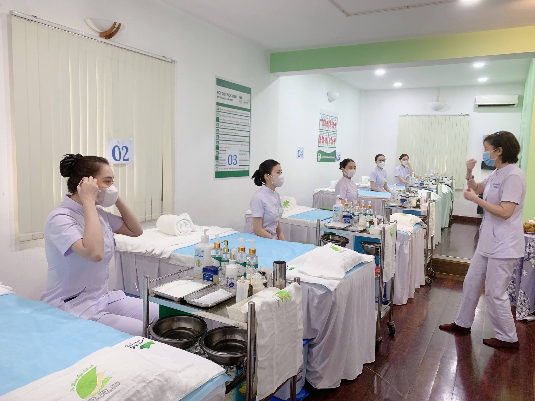 Where to study physical therapy to have attractive job opportunities at high-end spas 2 min