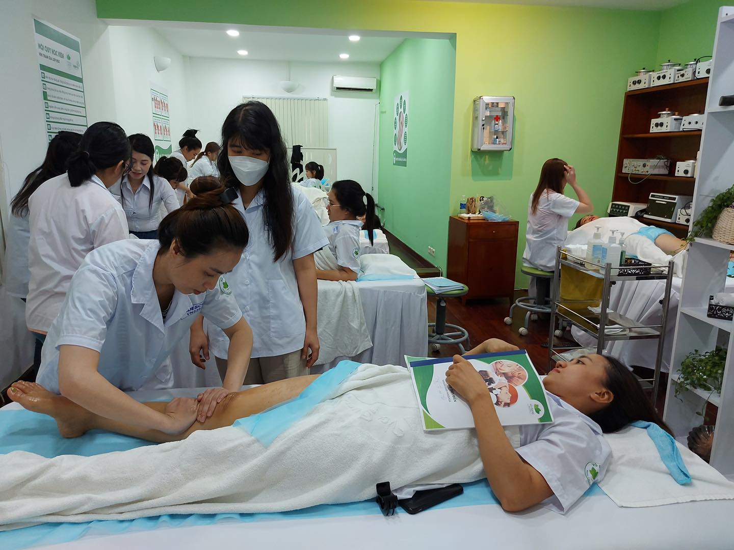 Oriental medicine therapy science become a spa expert with unique treatment 2 min