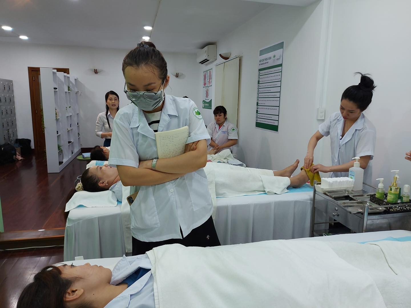 Oriental medicine therapy science become a spa expert with unique treatment 3 min