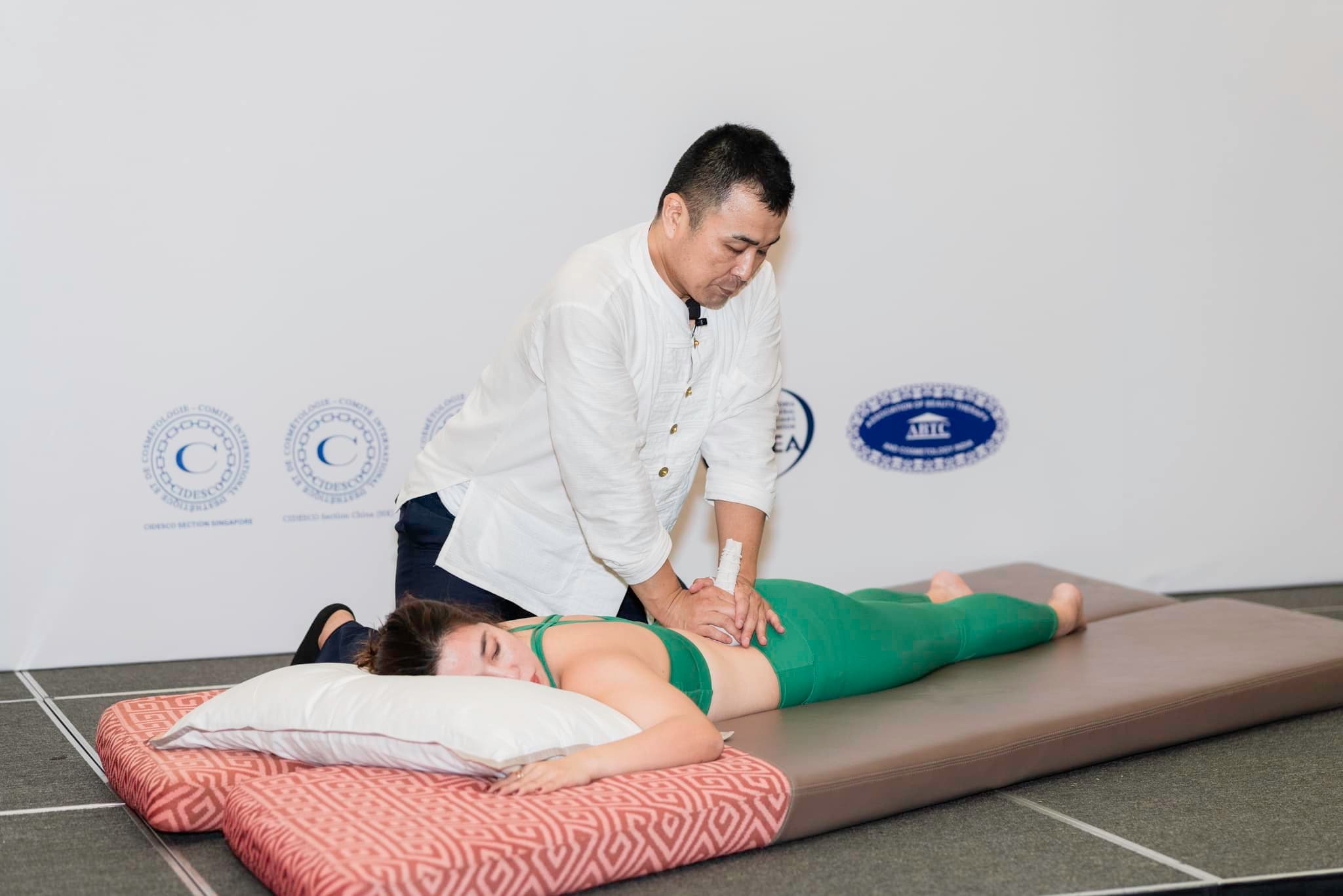 khoa hoc yoga tri lieu tro thanh huan luyen vien quoc te chuyen nghiep 3 min